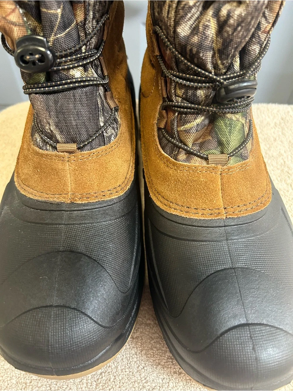OZARK TRAIL Mossy Oak men’s hunting/snow boots. Size 11. NEW?? Insulated